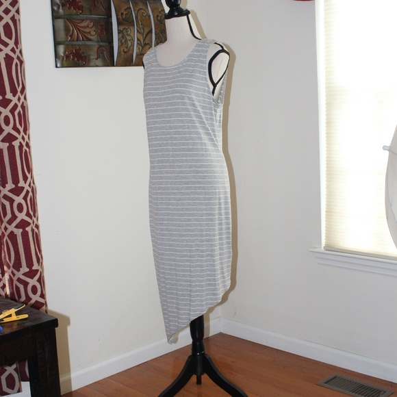 Express, sleeveless Asymmetrical hem line dress - Picture 2 of 7